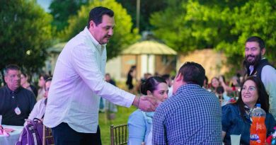 FESTEJA EL ALCALDE RAMÓN SÁNCHEZ ABDALA A LOS MAESTROS DEL MUNICIPIO DE TEPEHUANES